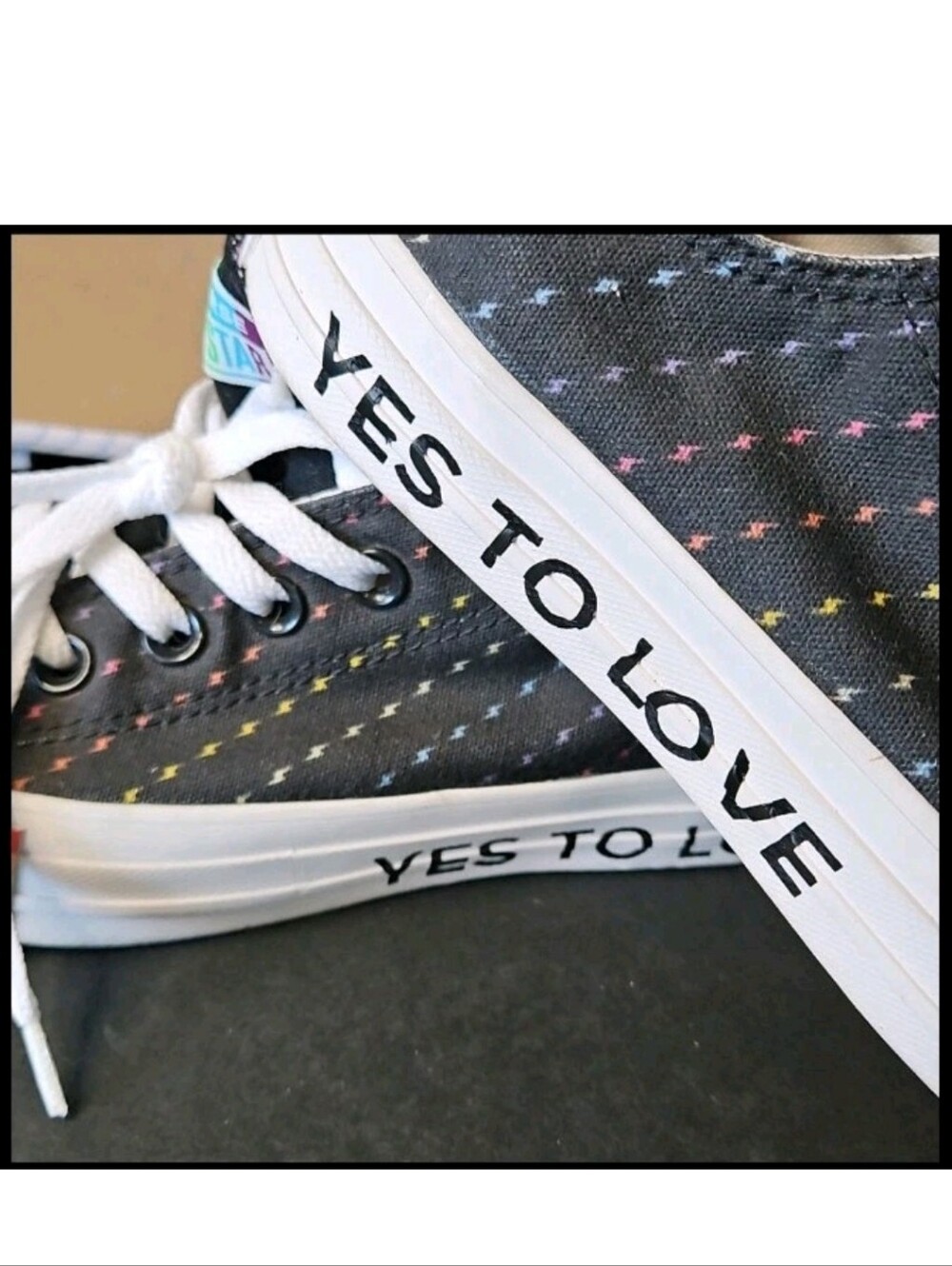 Converse Chuck Taylor All Star PRIDE Low Tops, Size M6, W8 *Rare*